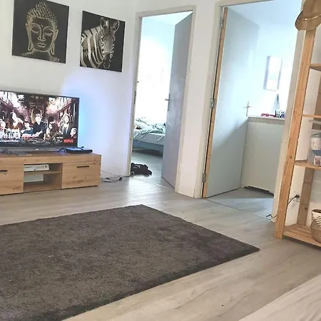 Loft Avec Jardin Au Bord De L'eau Au Rdc D'une Ancienne Ecole Apartamento *
