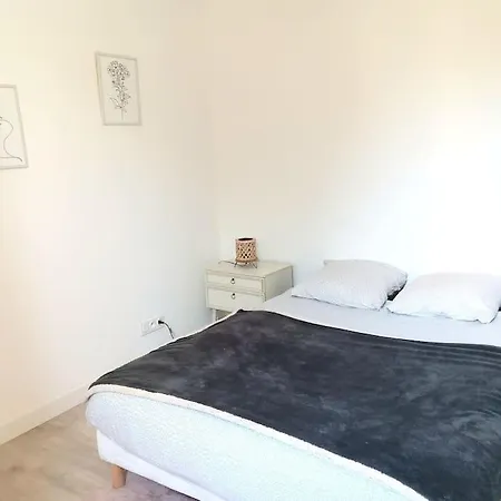 Loft Avec Jardin Au Bord De L'eau Au Rdc D'une Ancienne Ecole *